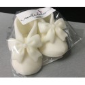 Aneta Dolce - Sugar decoration baby booties white, env. 6.5 x 3 cm