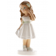 Figurine communion fille châtain jupette Ana, 15.8 cm
