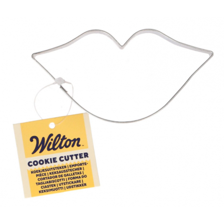 Cookie cutter kiss lips, 9.2 cm (Wilton)